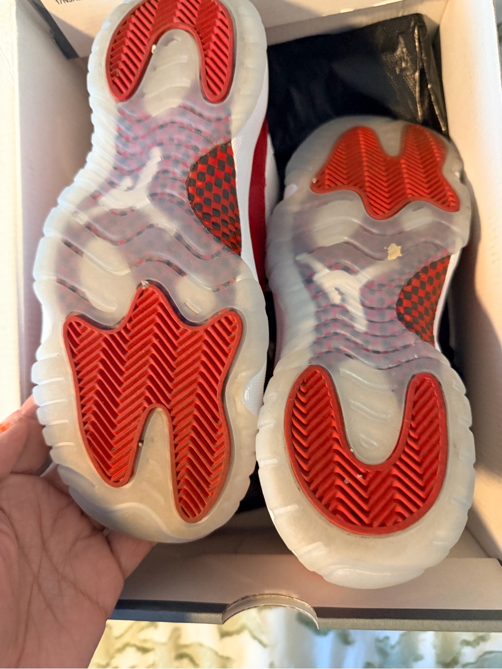 Air Jordan 11 Retro Cherry/White - Picture 2 of 4